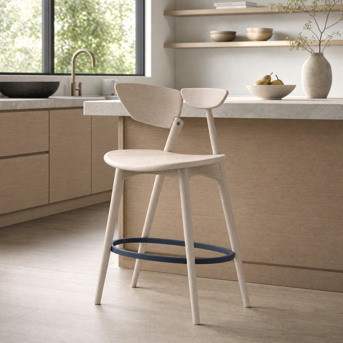 Toren Counter Chair 65, kitchen vignette